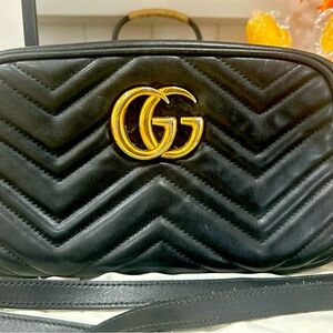 Gucci crossbody. Nicely loved in good condition.